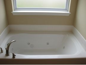 272 Springwinds Loop Johnson City, TN 37601 - Photo 13 of 24 Master Jacuzzi Tub similar