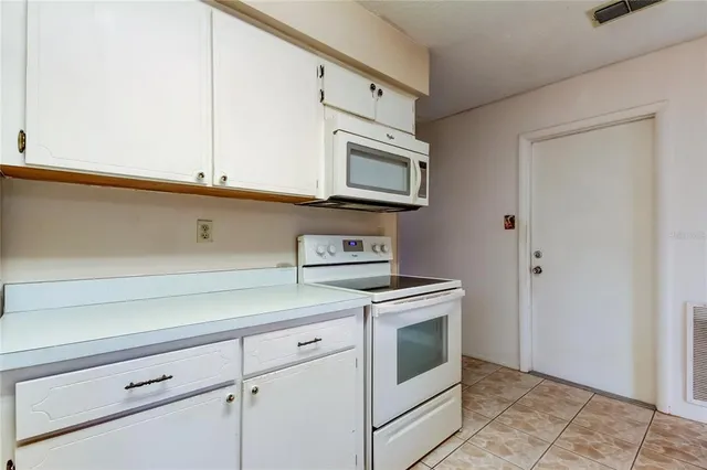 $320,000 | 835 Anchorage Lane, Palm Harbor, FL 34685