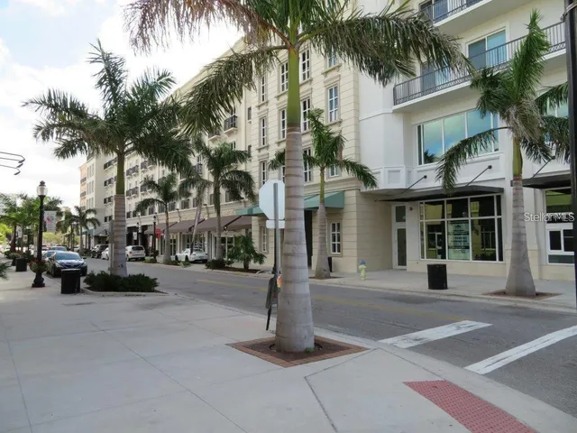 $4,500 | 1500 State Street, Unit 401, Sarasota, FL 34236