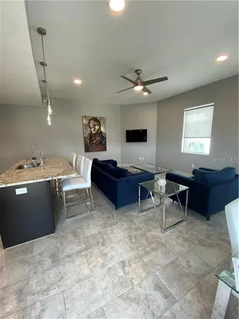 $4,500 | 1500 State Street, Unit 401, Sarasota, FL 34236