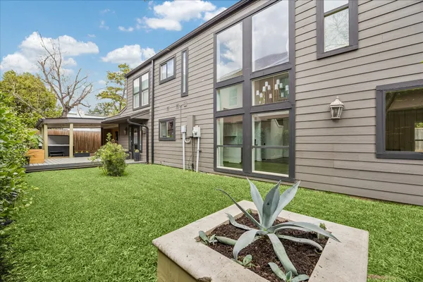 $5,200 | 7703 Bobbitt Lane, Unit D, Houston, TX 77055