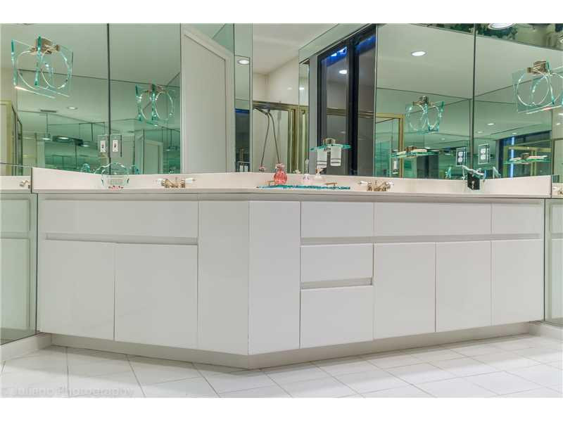 6484 Via Rosa Boca Raton, FL 33433 - Photo 13 of 19 Master Bath/Spa.