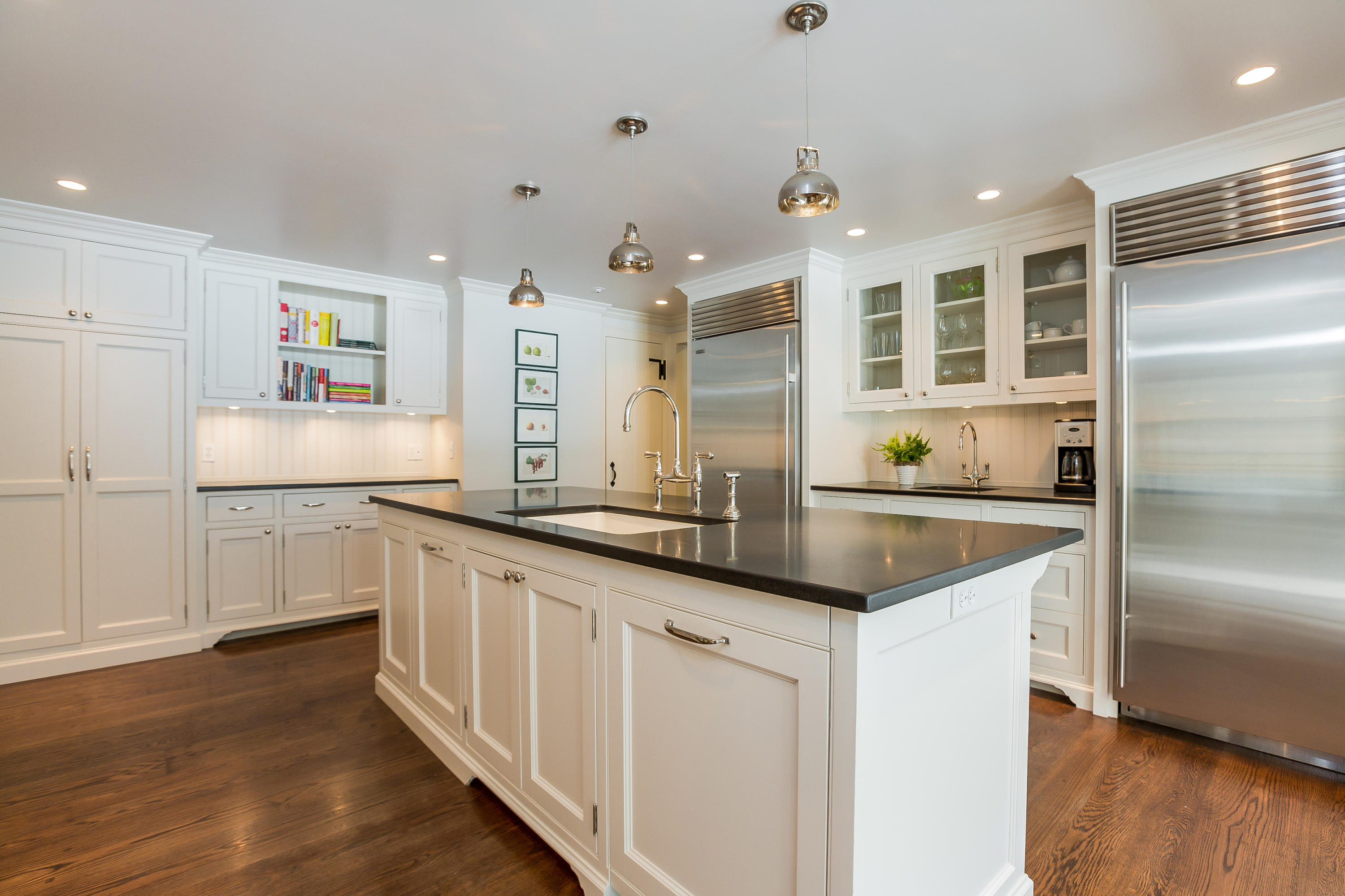 18 Wee Burn Lane Darien, CT 06820 - Photo 23 of 56 020-photo-kitchen-5475528