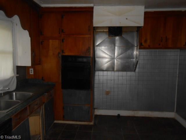 745 Leasburg Road Roxboro, NC 27573 - Photo 4 of 10 Gallery Image 4