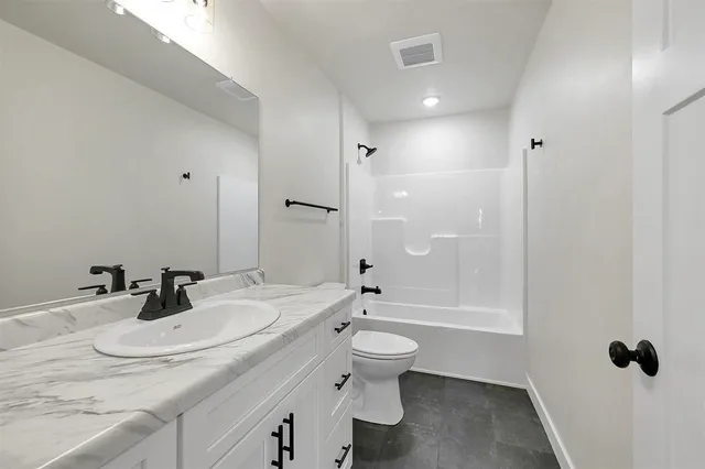 $399,900 | 103 Theunis Drive, Wrightstown, WI 54180