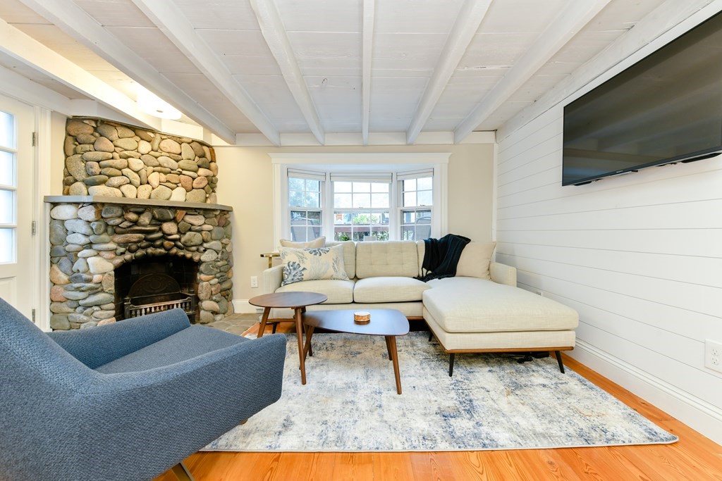 60 Front Street, Unit COTTAGE Marblehead, MA 01945 - Photo 1 of 17 Gallery Image 1
