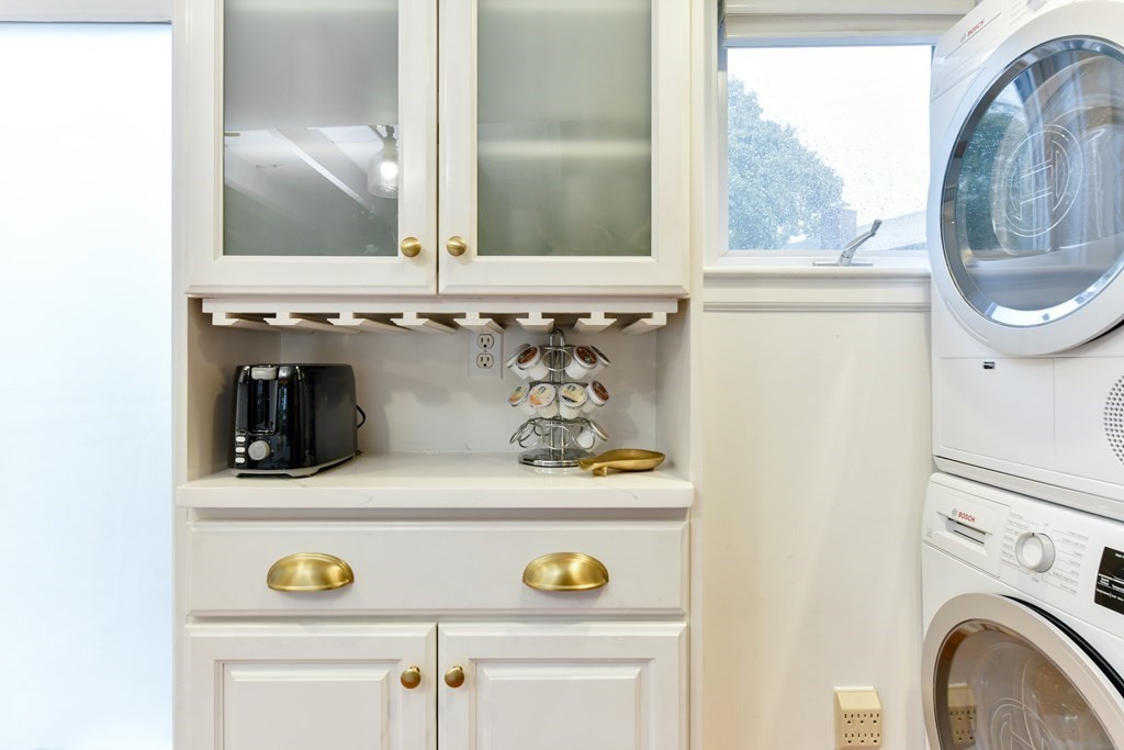 60 Front Street, Unit COTTAGE Marblehead, MA 01945 - Photo 11 of 17 Gallery Image 11