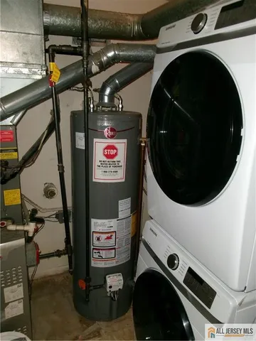 a close up view of a washer and dryer