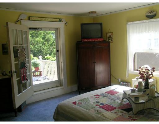 63 Stratford Road Melrose, MA 02176 - Photo 11 of 21 Gallery Image 11
