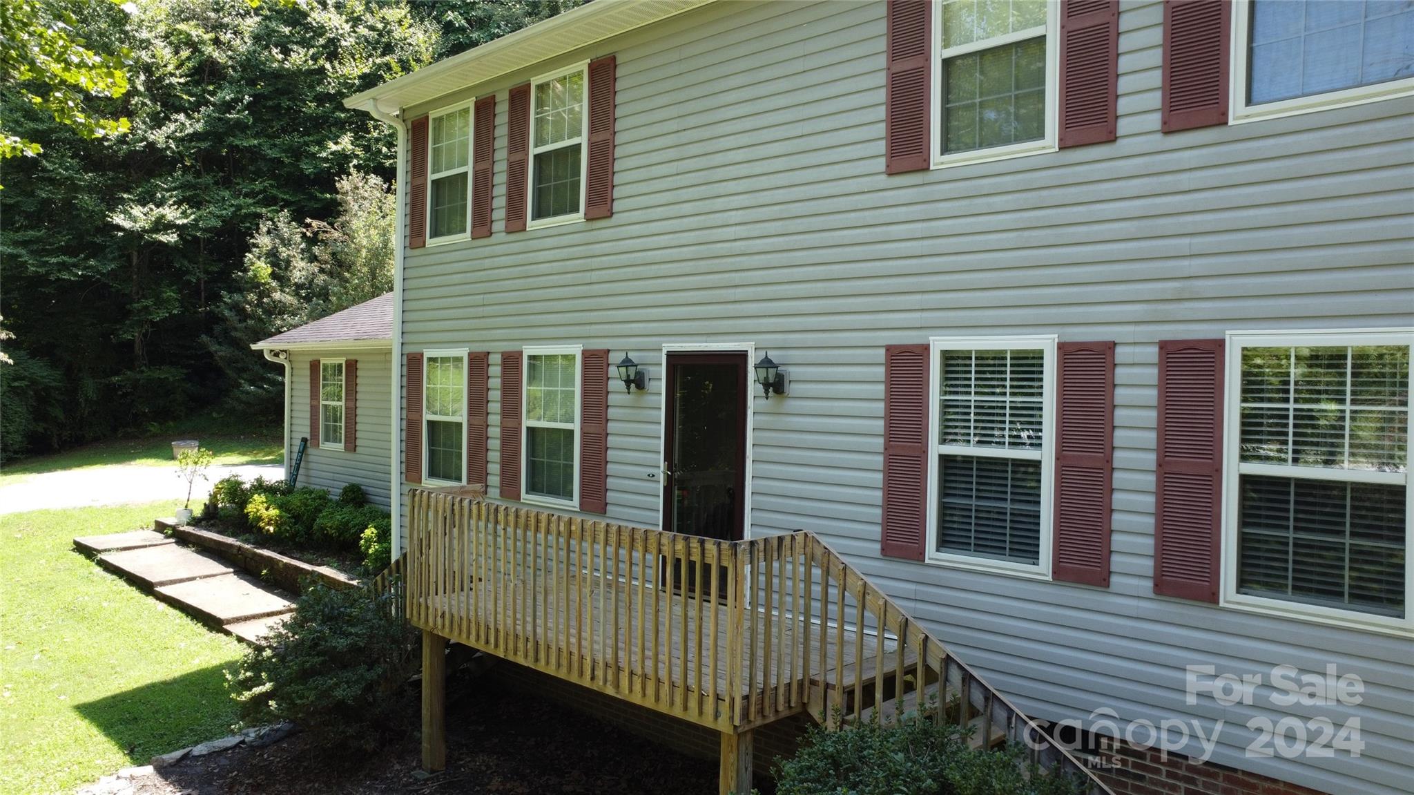 1077 Roby Conley Road Marion, NC 28752 - Photo 2 of 48 Gallery Image 2