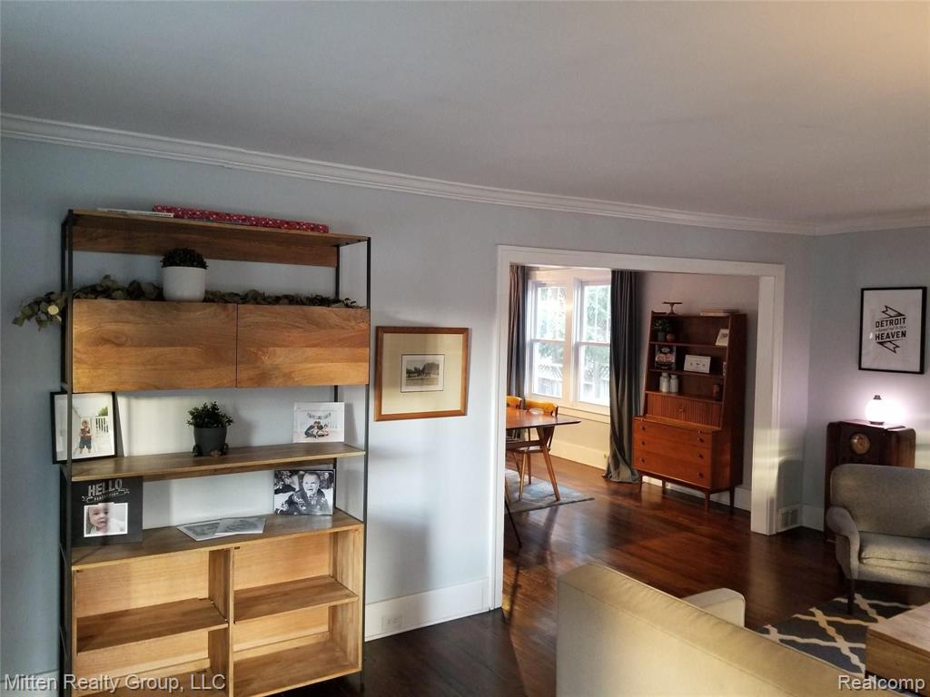 272 Ridgemont Road Grosse Pointe Farms, MI 48236 - Photo 4 of 29