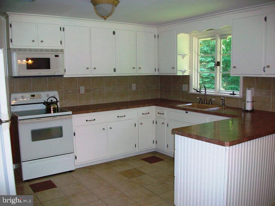 236 North New Street Lititz, PA 17543 - Photo 12 of 47