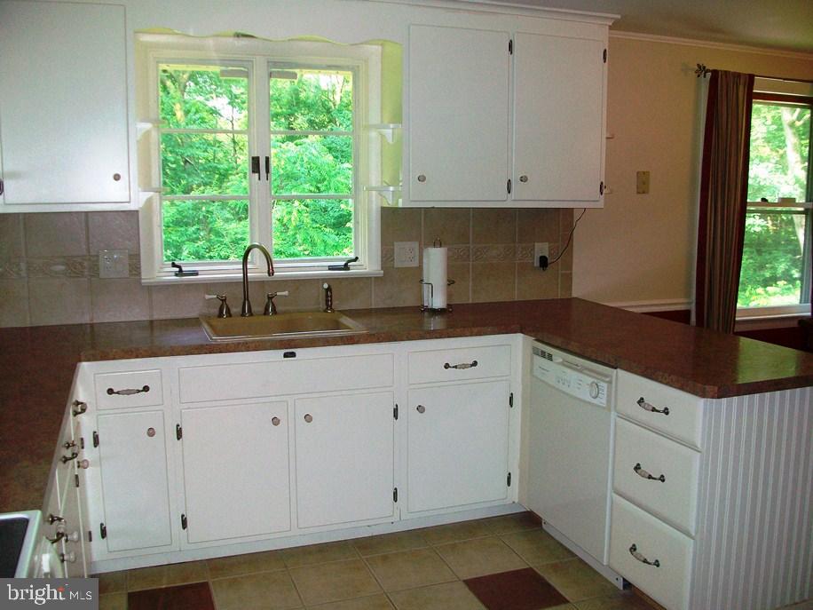 236 North New Street Lititz, PA 17543 - Photo 13 of 47