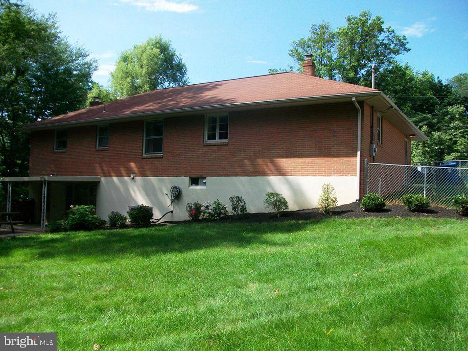 236 North New Street Lititz, PA 17543 - Photo 36 of 47