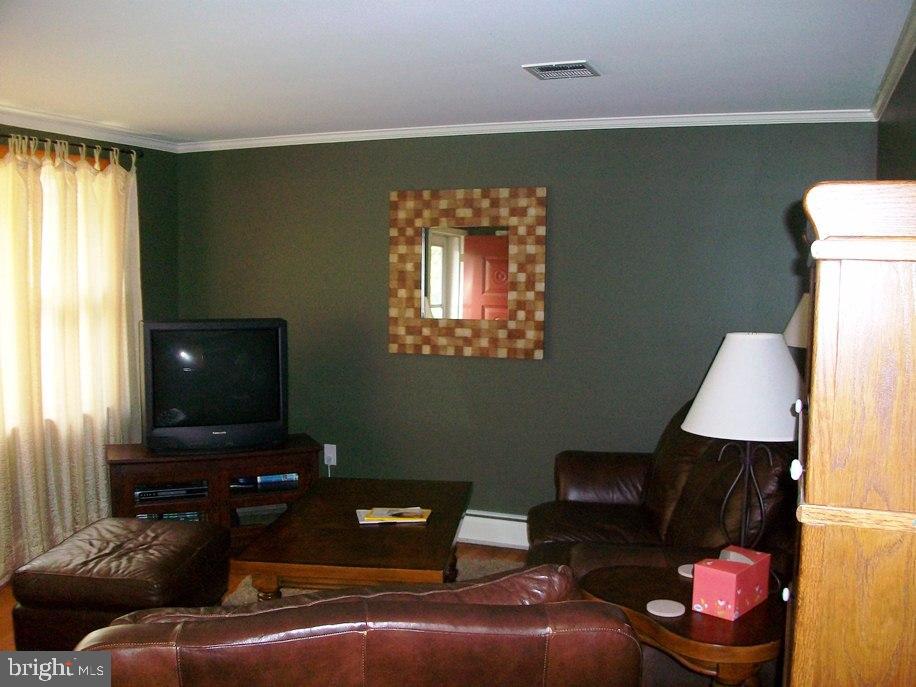 236 North New Street Lititz, PA 17543 - Photo 8 of 47