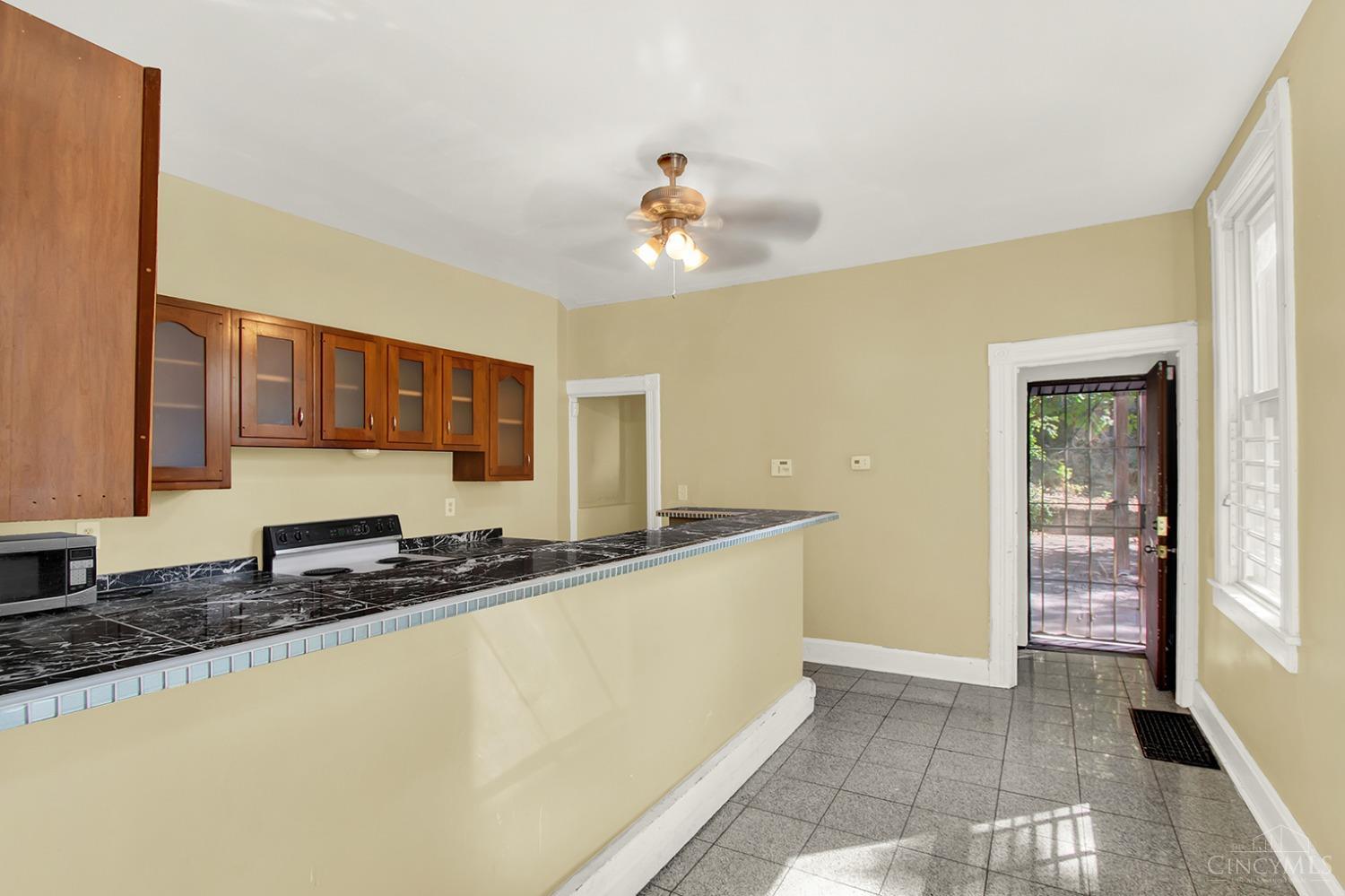 2208 Ravine Street Cincinnati, OH 45219 - Photo 9 of 53
