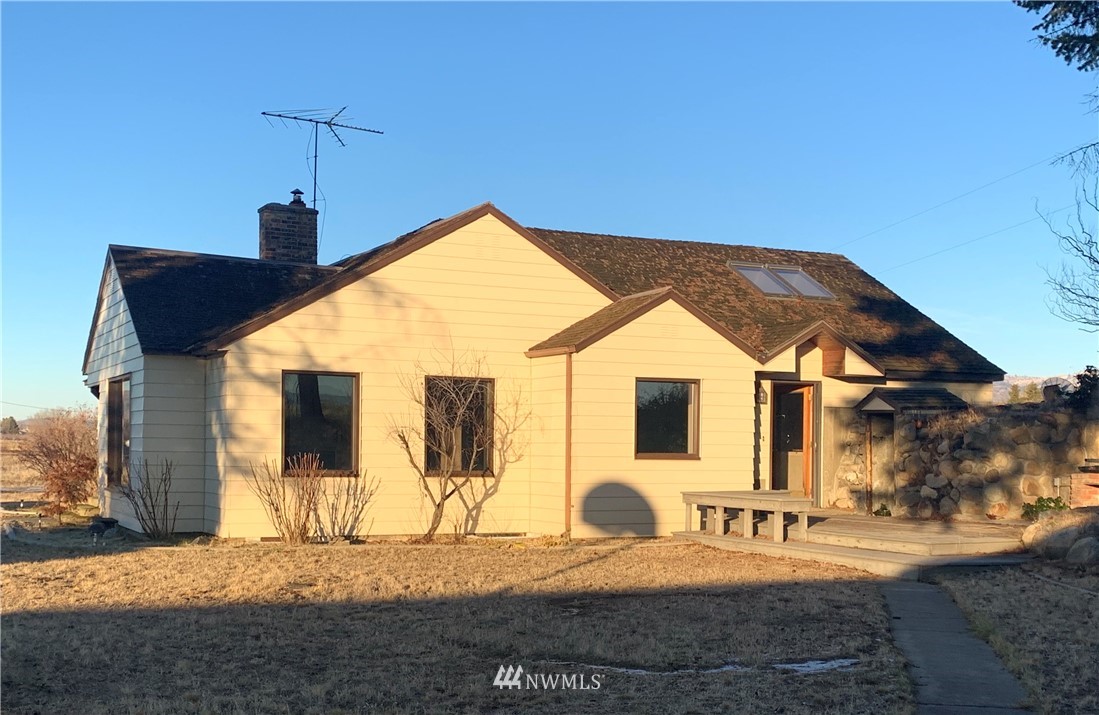128 Duck Lake Road Omak, WA 98841 - Photo 1 of 28