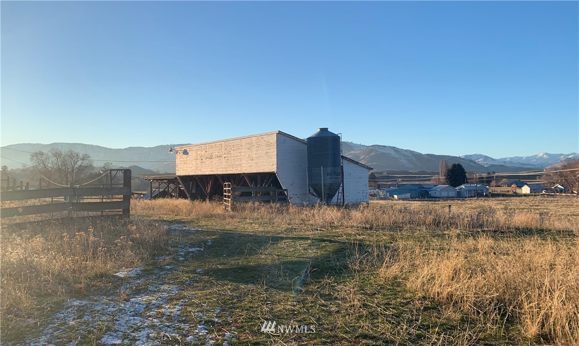 128 Duck Lake Road Omak, WA 98841 - Photo 6 of 28