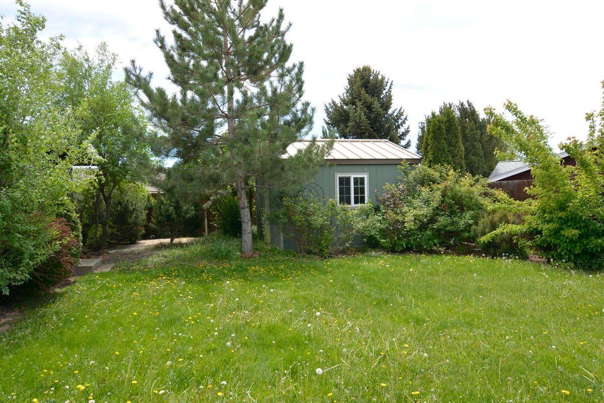 715 East Ridgeview Drive Culver, OR 97734 - Photo 6 of 23 06