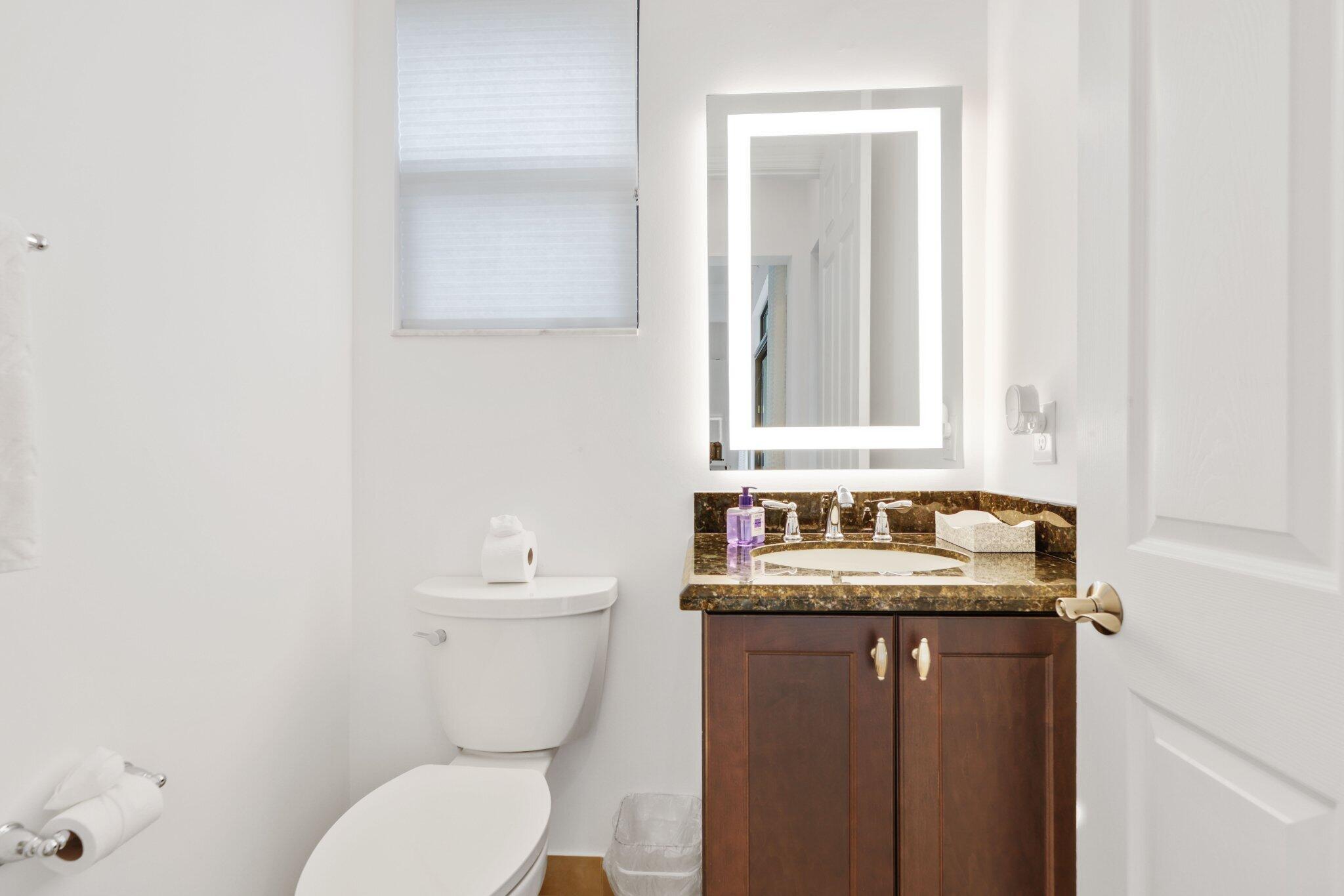 8539 Lewis River Road Delray Beach, FL 33446 - Photo 23 of 49 Powder Room