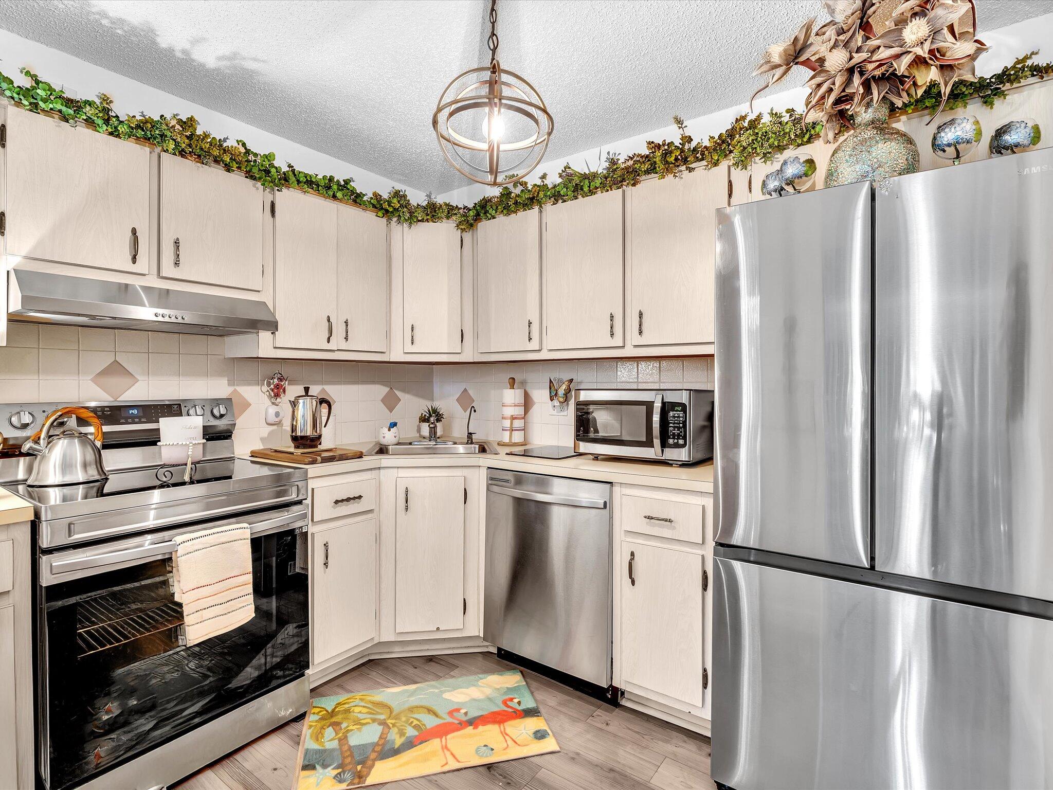 342 Pine Ridge Circle, Unit D2 Greenacres, FL 33463 - Photo 16 of 45 17-FPP00080