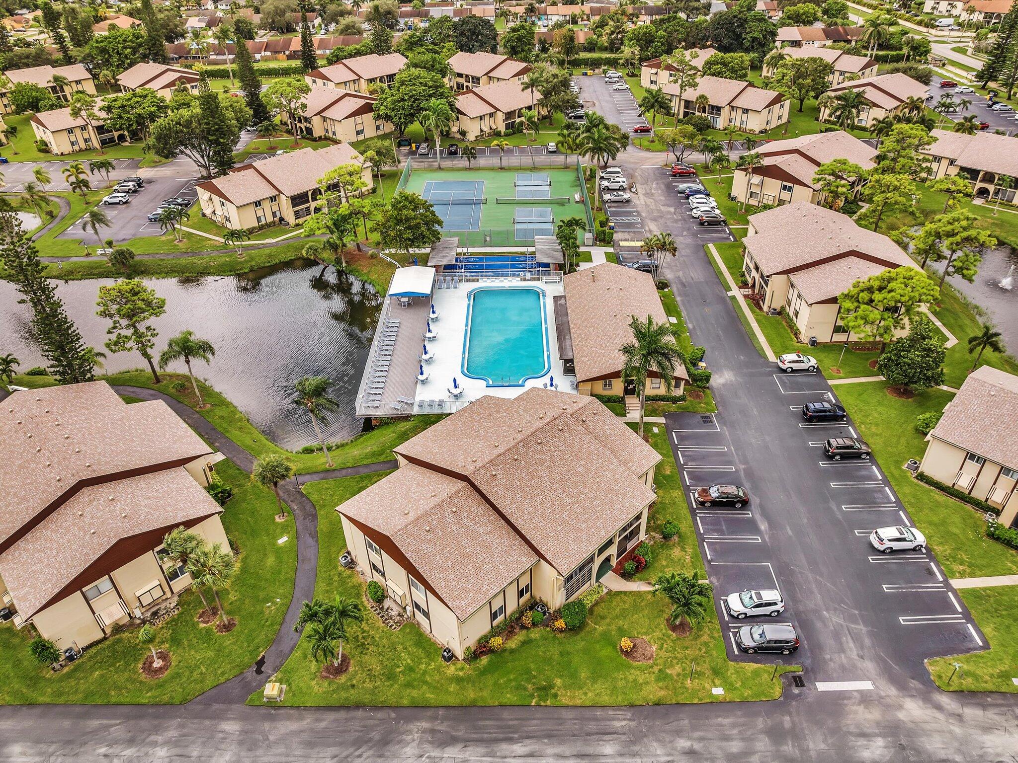 342 Pine Ridge Circle, Unit D2 Greenacres, FL 33463 - Photo 37 of 45 38-DJI_20250919142752_0006_D_FPP