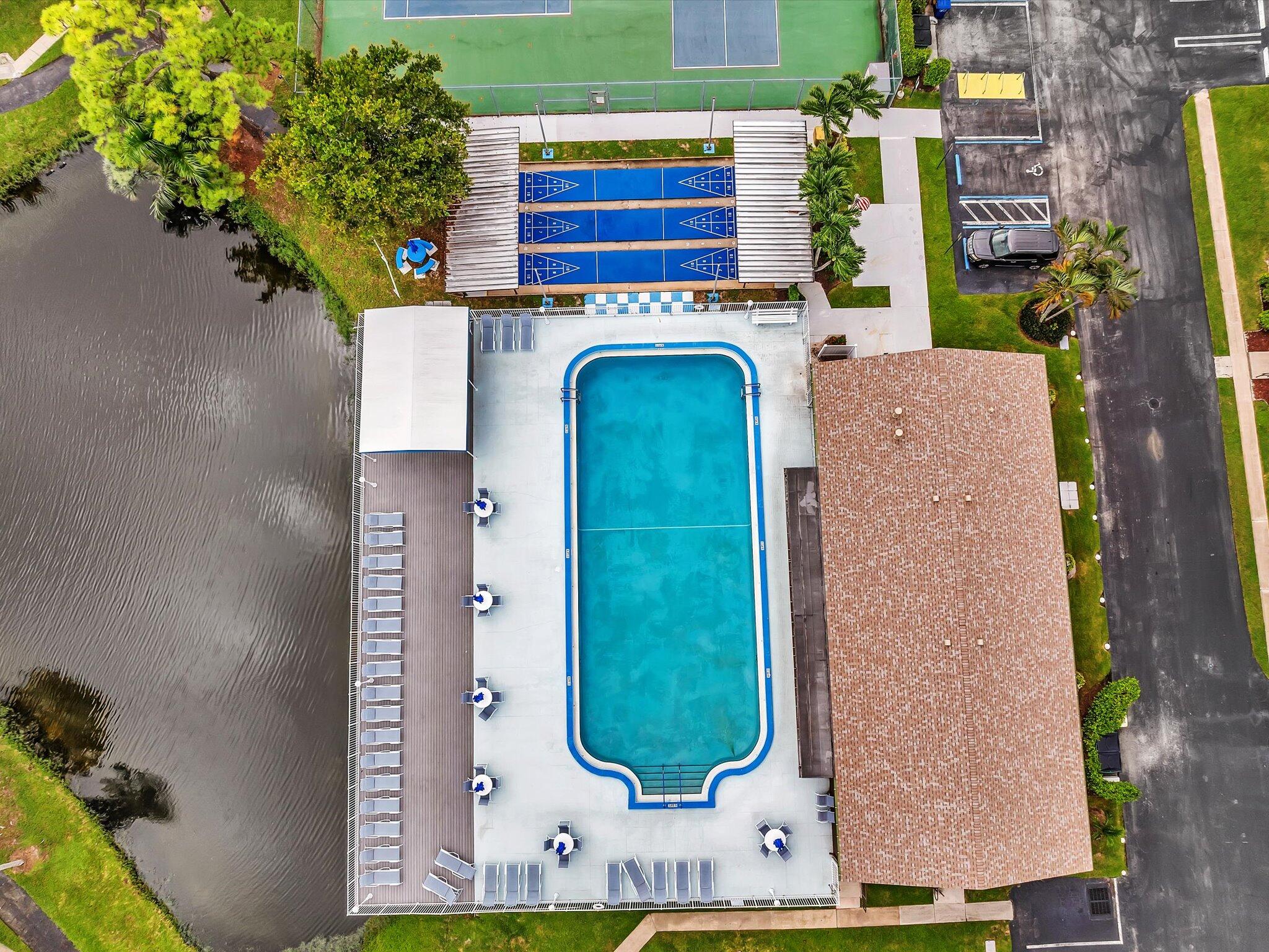 342 Pine Ridge Circle, Unit D2 Greenacres, FL 33463 - Photo 39 of 45 40-DJI_20250919142906_0016_D_FPP