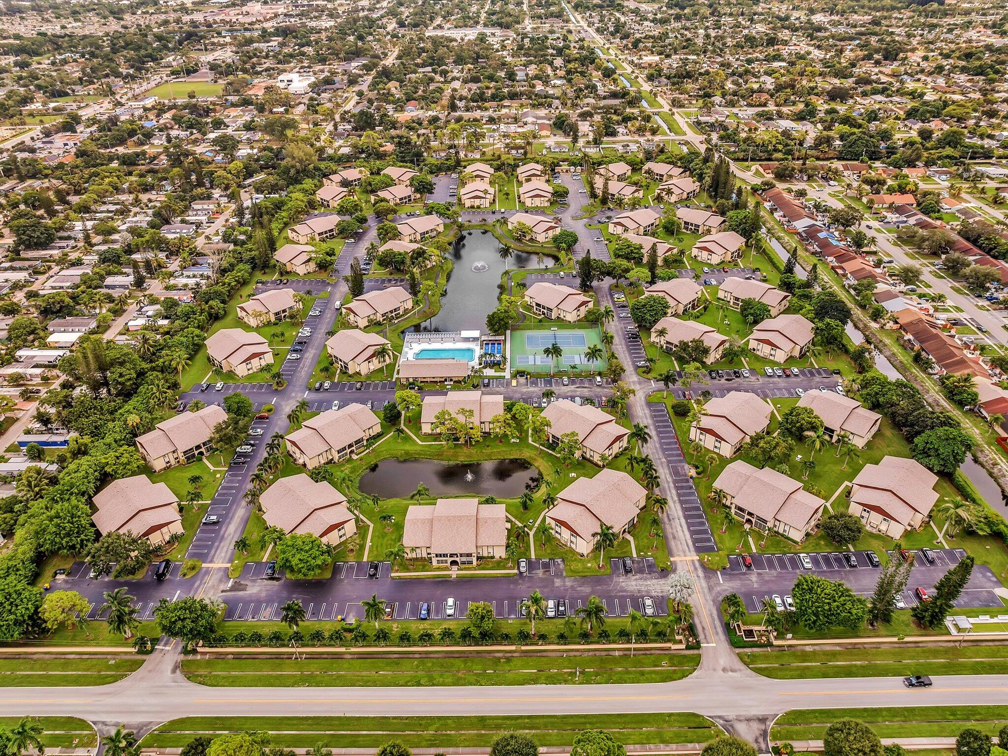 342 Pine Ridge Circle, Unit D2 Greenacres, FL 33463 - Photo 42 of 45 43-DJI_20250919143200_0031_D_FPP