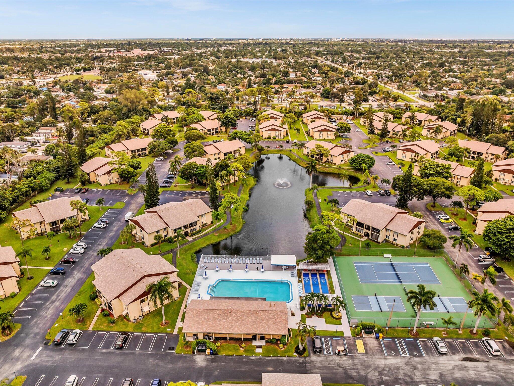 342 Pine Ridge Circle, Unit D2 Greenacres, FL 33463 - Photo 44 of 45 45-DJI_20250919143404_0041_D_FPP