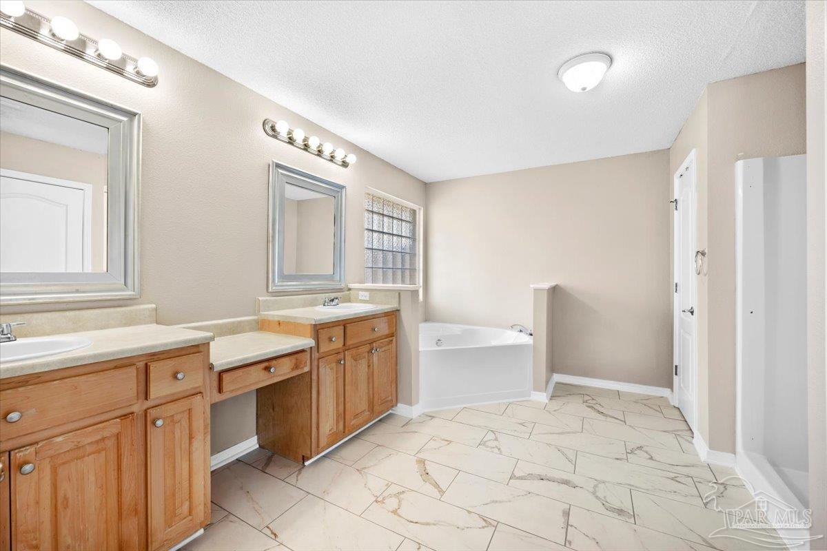 7121 Fitzpatrick Road Pensacola, FL 32526 - Photo 6 of 39 Gallery Image 6