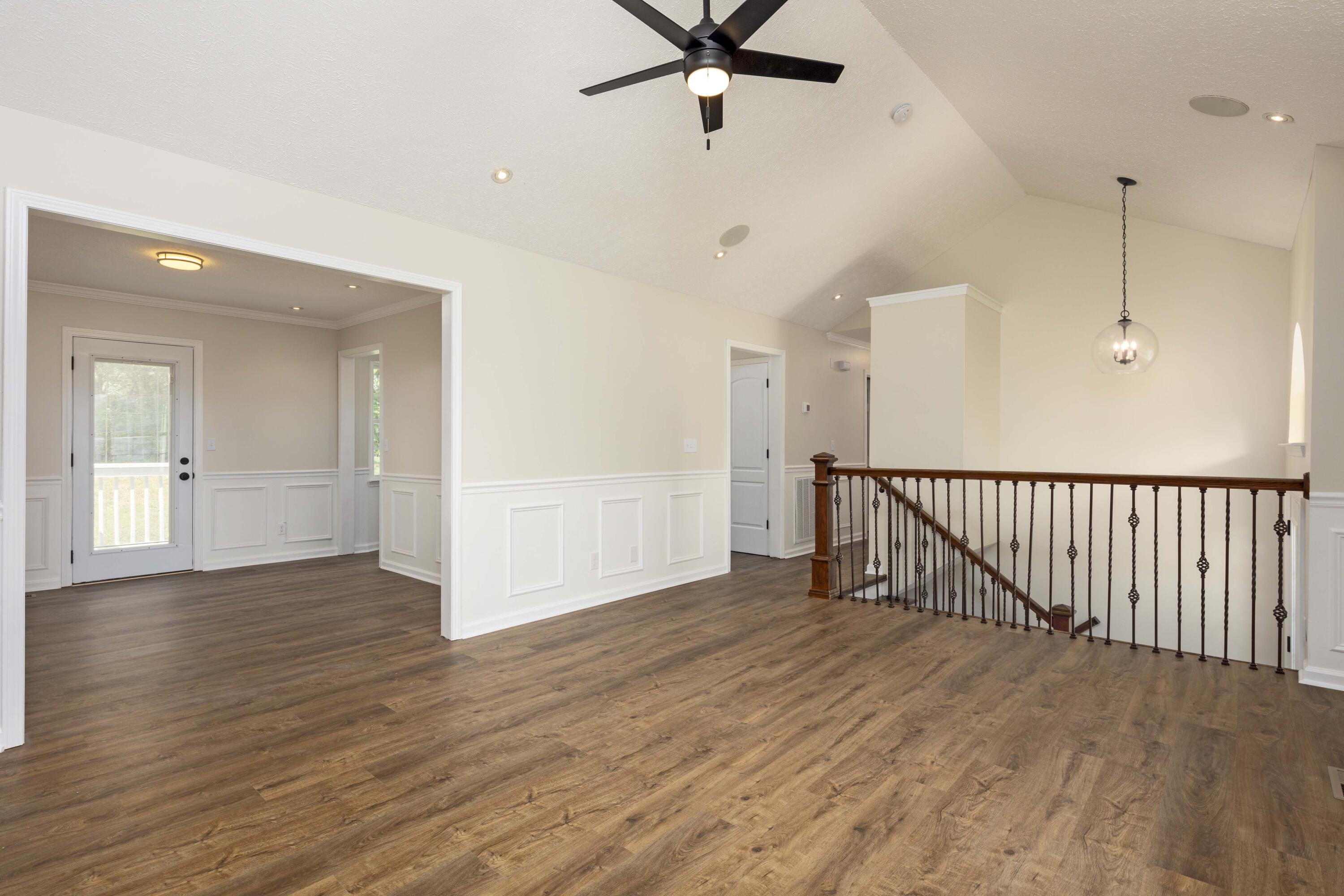 7001 Tree Line Drive Harrison, TN 37341 - Photo 11 of 32 Living Room