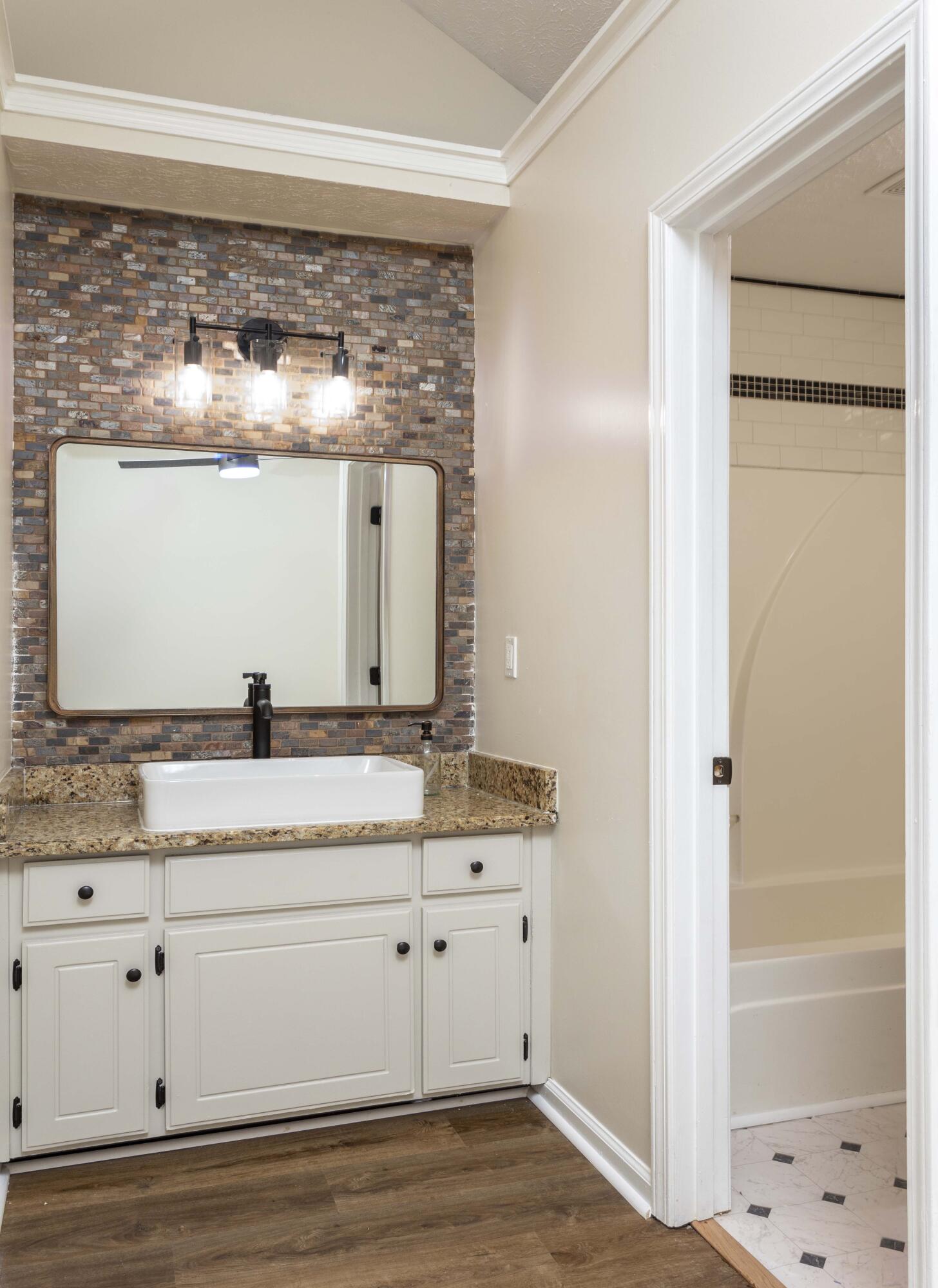 7001 Tree Line Drive Harrison, TN 37341 - Photo 19 of 32 Primary Bath