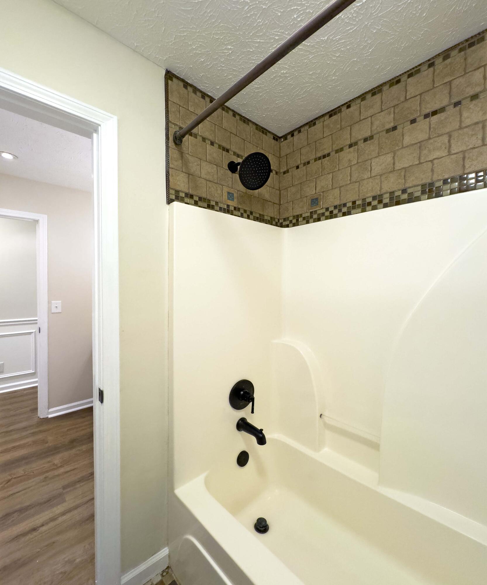 7001 Tree Line Drive Harrison, TN 37341 - Photo 23 of 32 Guest Bath