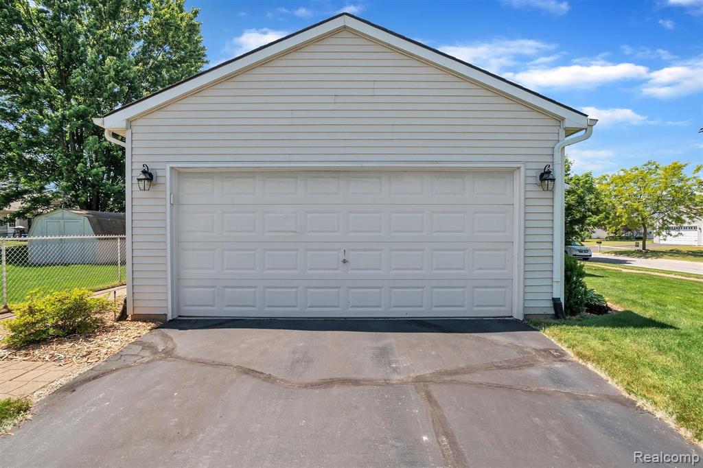 182 Turtle Trace Pinckney, MI 48169 - Photo 33 of 37 Gallery Image 33