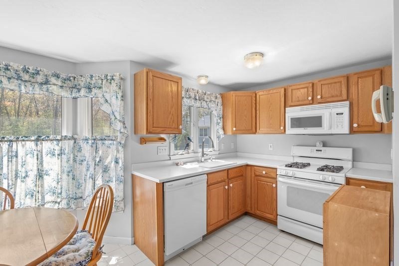 38 Country Road, Unit 38 Uxbridge, MA 01569 - Photo 11 of 24