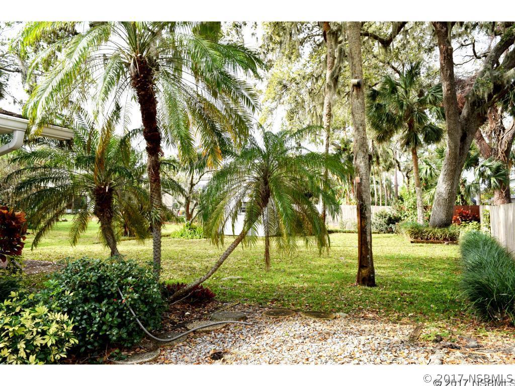 1306 South Riverside Drive Edgewater, FL 32132 - Photo 5 of 25 Gallery Image 5