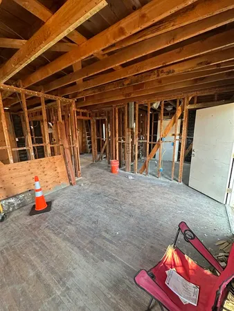 $999,999 | 844 Saxony Road, Encinitas, CA 92024