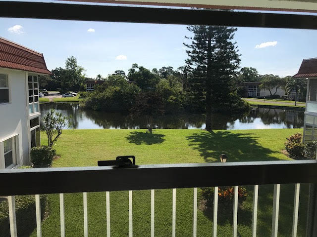 1225 Northwest 21st Street, Unit 912 Stuart, FL 34994 - Photo 23 of 34 Living Dining Area View