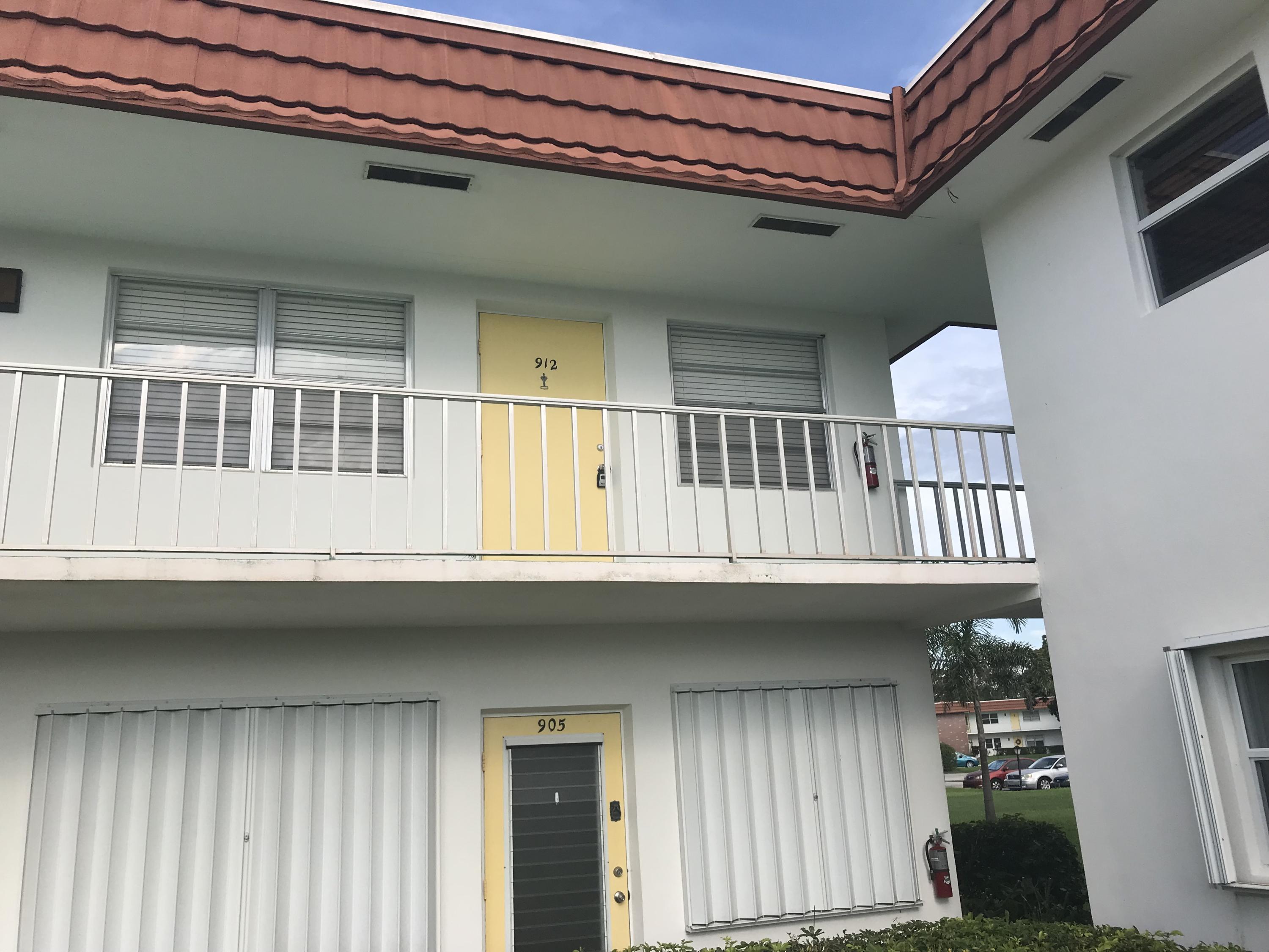 1225 Northwest 21st Street, Unit 912 Stuart, FL 34994 - Photo 3 of 34 Entrance View