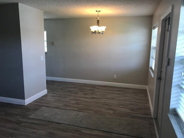1225 Northwest 21st Street, Unit 912 Stuart, FL 34994 - Photo 7 of 34 Dining Area