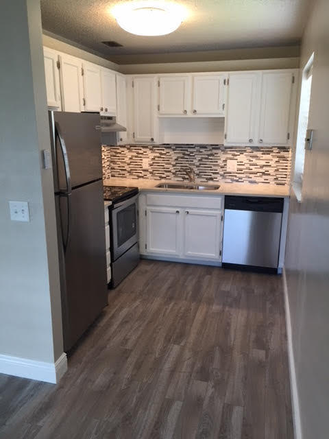 1225 Northwest 21st Street, Unit 912 Stuart, FL 34994 - Photo 8 of 34 Kitchen
