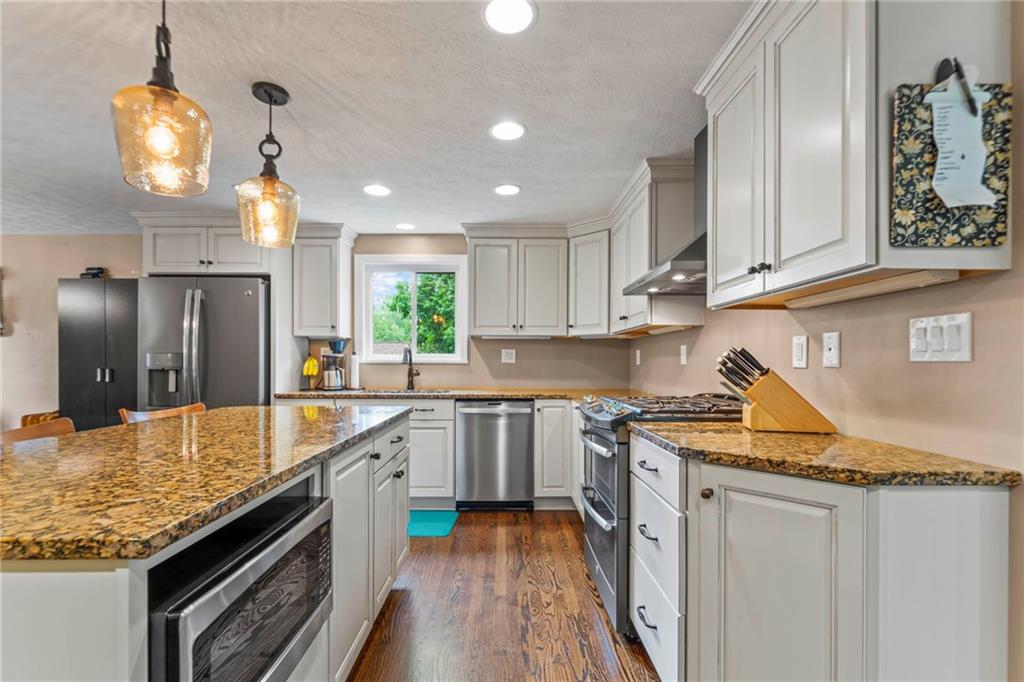 268 Center Church Road Canonsburg, PA 15317 - Photo 8 of 24 Kitchen 268 Center Church Road