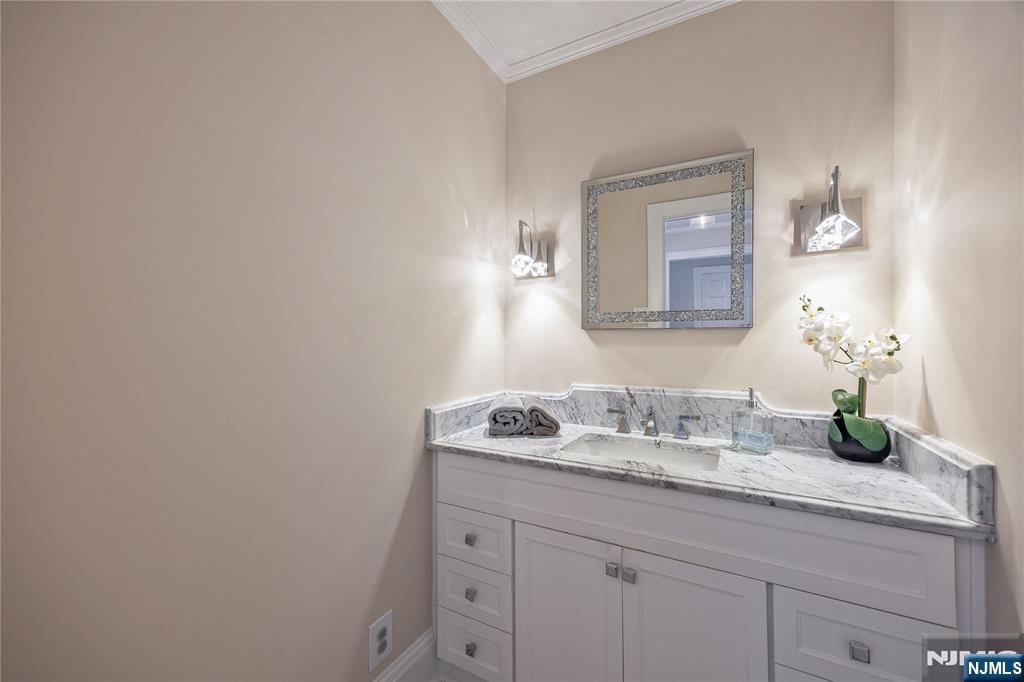 202 Chestnut Ridge Road Saddle River, NJ 07458 - Photo 25 of 50