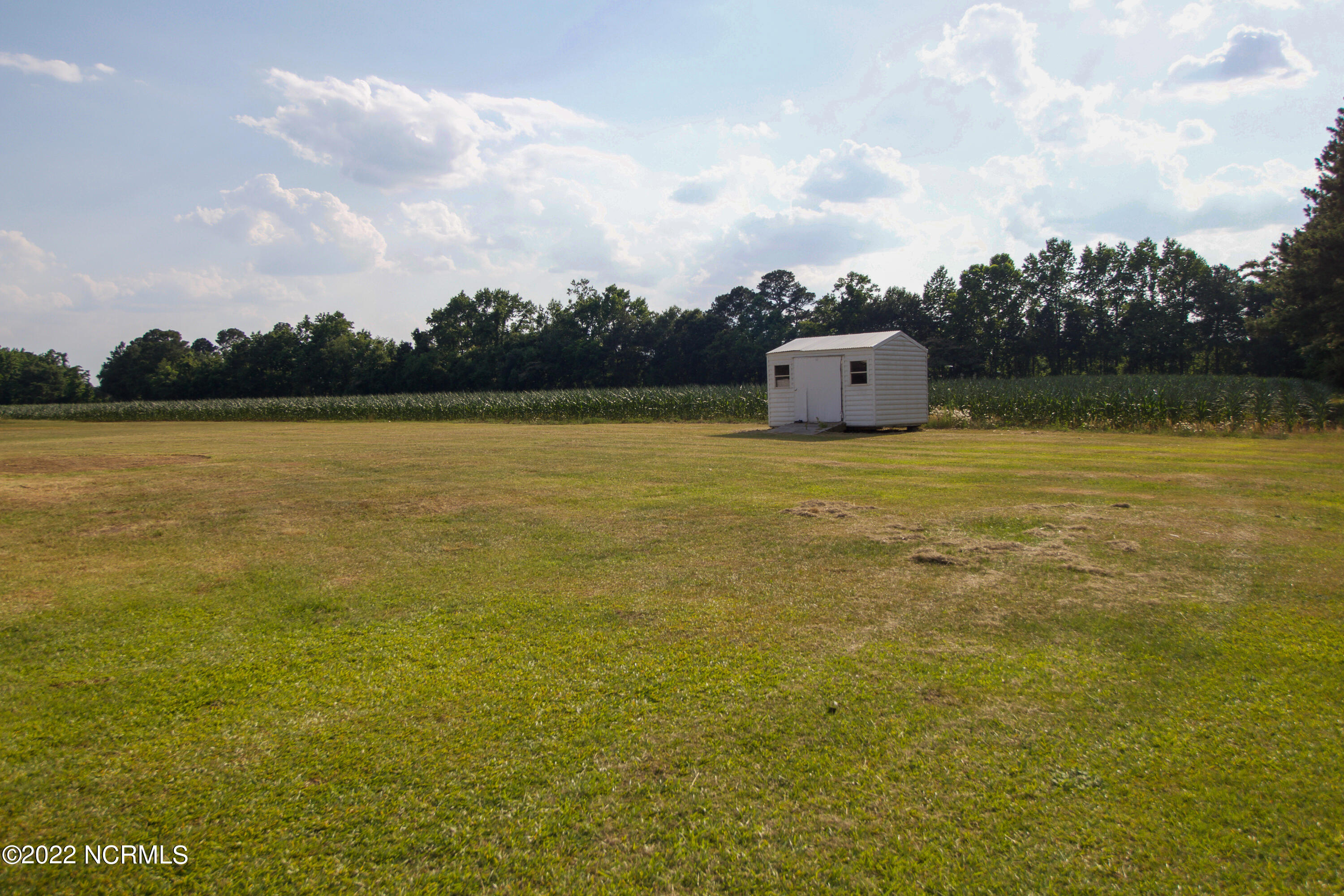 815 Isaac Weeks Road Clinton, NC 28328 - Photo 5 of 23 IMG_2276