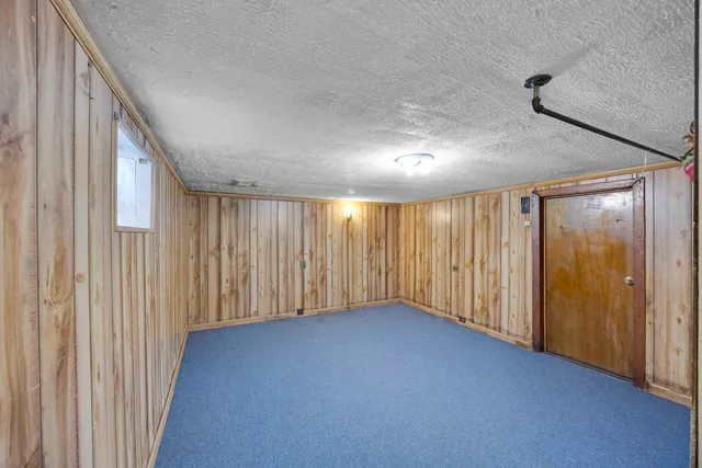 $194,000 | 14237 South Green Bay Avenue, Burnham, IL 60633