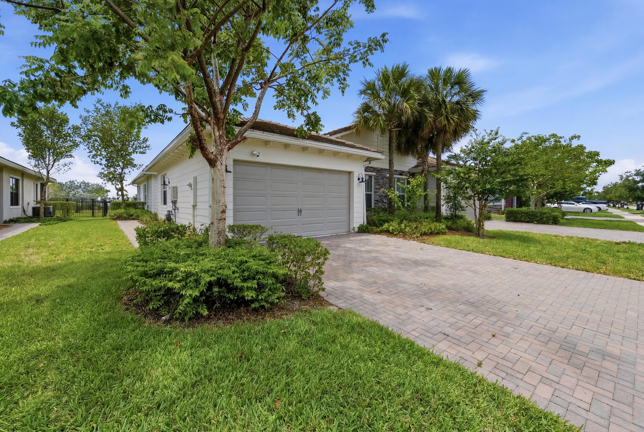 19680 Weathervane Way Loxahatchee, FL 33470 - Photo 38 of 40 4_002__dsc1718_reedit_f81f5f1d