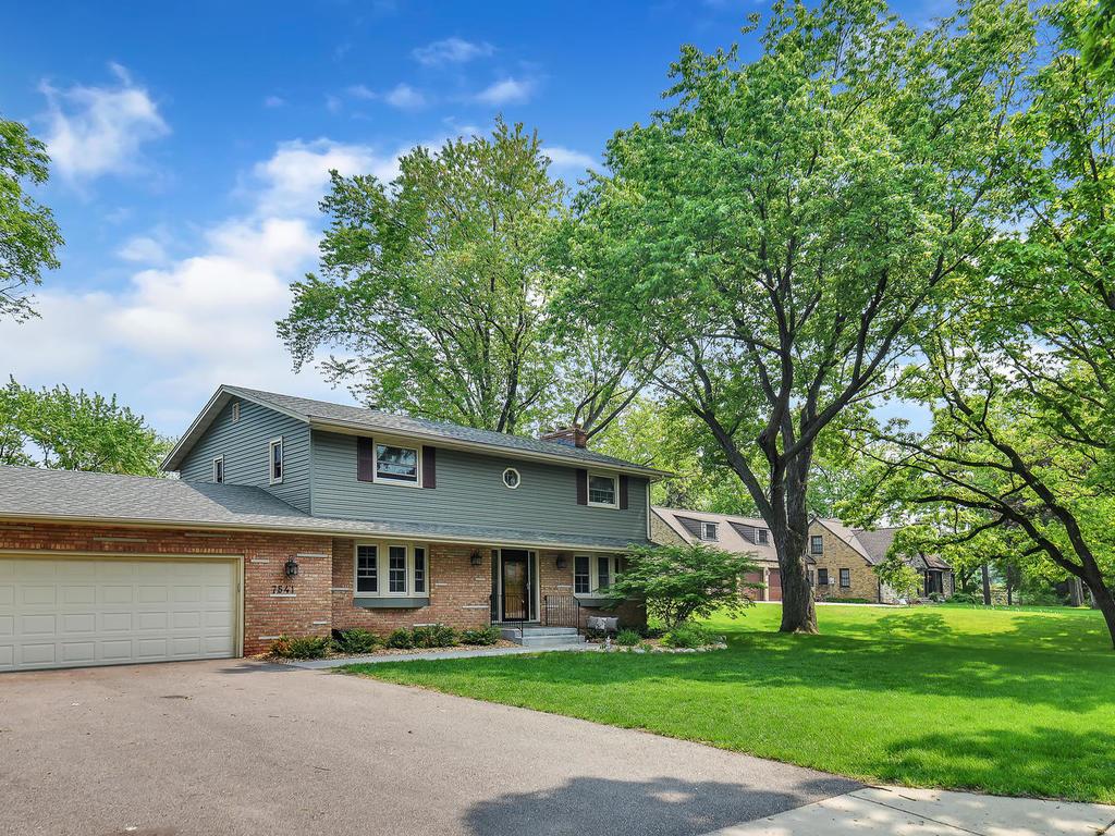 7541 Ridgeway Road Golden Valley, MN 55426 - Photo 2 of 28 Gallery Image 2