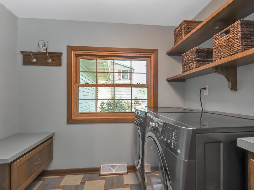 7541 Ridgeway Road Golden Valley, MN 55426 - Photo 17 of 28 Gallery Image 17