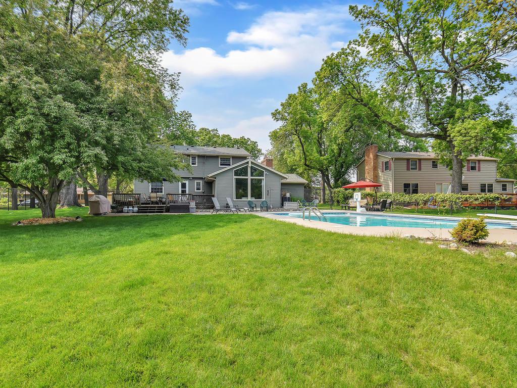 7541 Ridgeway Road Golden Valley, MN 55426 - Photo 4 of 28 Gallery Image 4