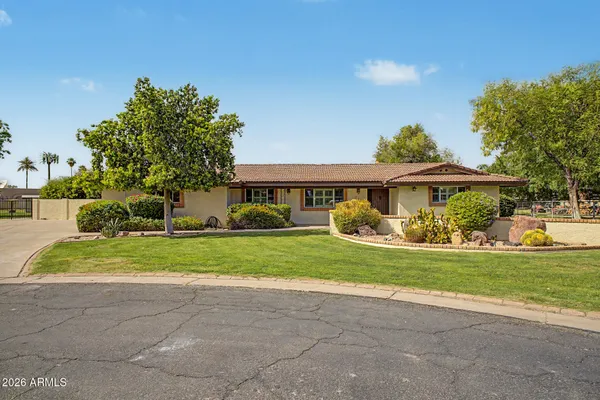 $860,000 | 618 East Harwell Road, Gilbert, AZ 85234
